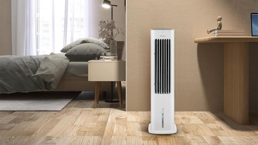 imagem de climatizador de ar midea digital em quarto de dormir